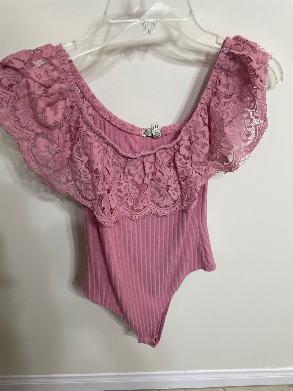 iris Lace-Trim Ribbed Off-Shoulder Bodysuit - Dusty Rose